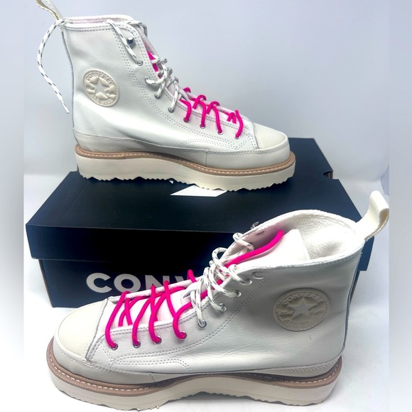 NIB! Converse Unisex Chuck Taylor All Star High Top Sneaker Boots White 8.5/10 - Picture 1 of 7
